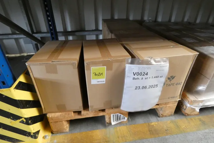 Konvolut Material 50mm x 66 lfm transparent Tape V0024 Umfang: Palette mit Inhalt